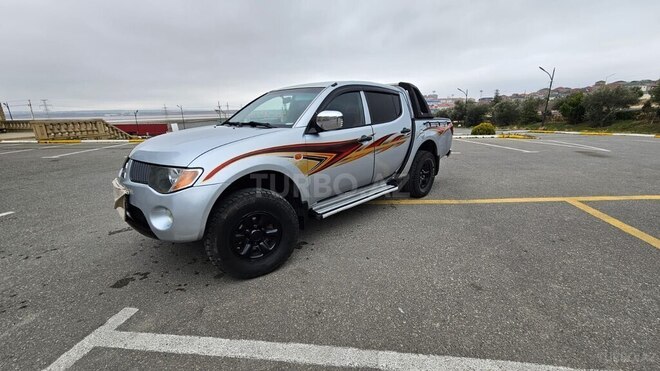 Mitsubishi L200 2007, 330,000 km - 2.5 l - Bakı