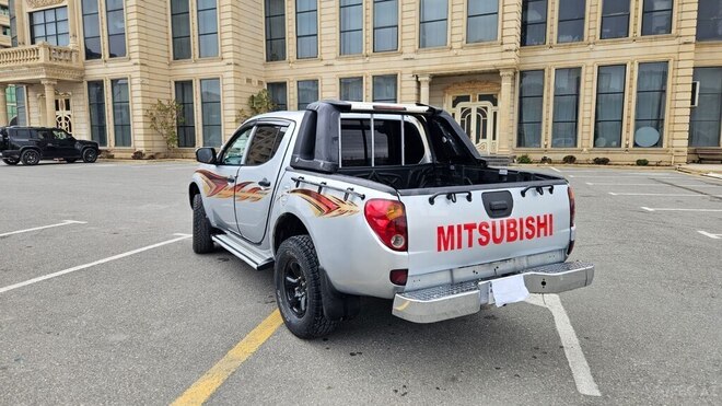 Mitsubishi L200 2007, 330,000 km - 2.5 l - Bakı