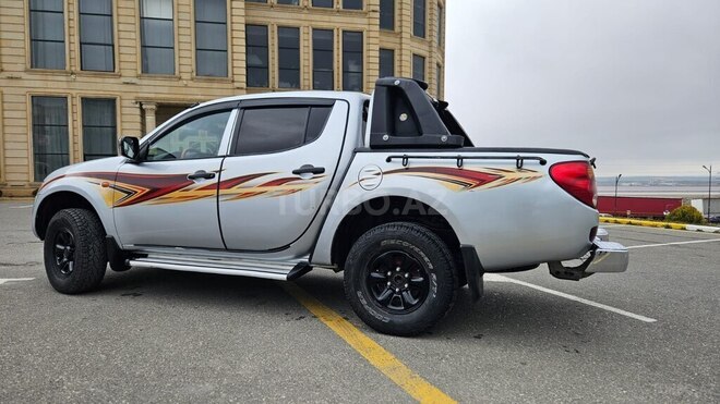 Mitsubishi L200 2007, 330,000 km - 2.5 l - Bakı