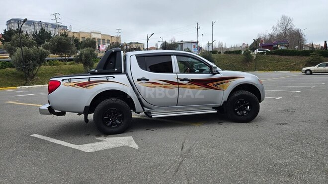 Mitsubishi L200 2007, 330,000 km - 2.5 l - Bakı