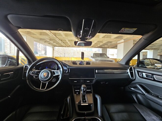 Porsche Cayenne-8