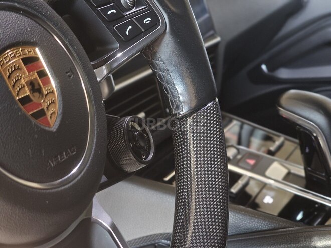 Porsche Cayenne-4