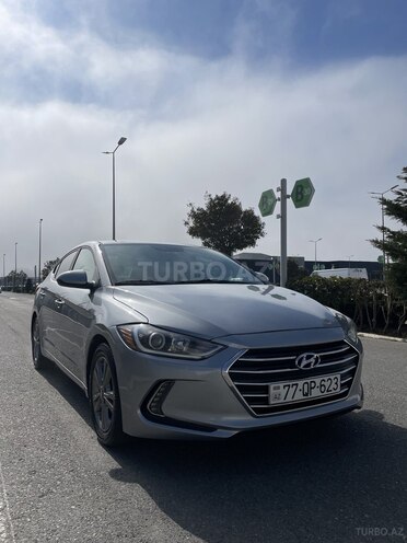 Hyundai Elantra-10