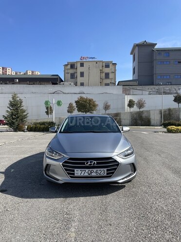 Hyundai Elantra-1
