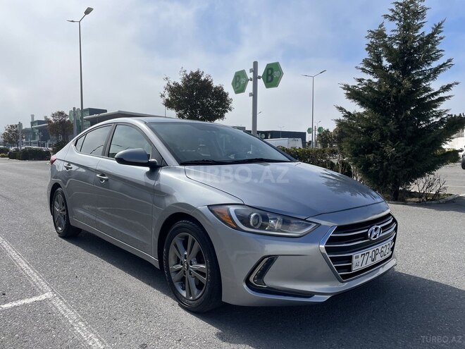 Hyundai Elantra-4