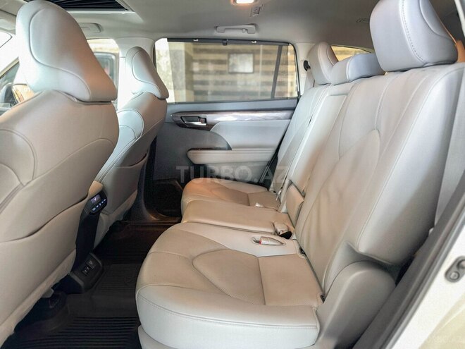 Toyota Highlander 2021, 19,000 km - 2.5 l - Bakı