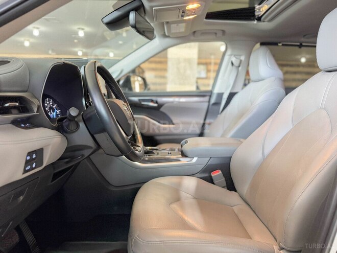 Toyota Highlander 2021, 19,000 km - 2.5 l - Bakı