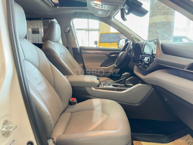Toyota Highlander 2021, 19,000 km - 2.5 l - Bakı