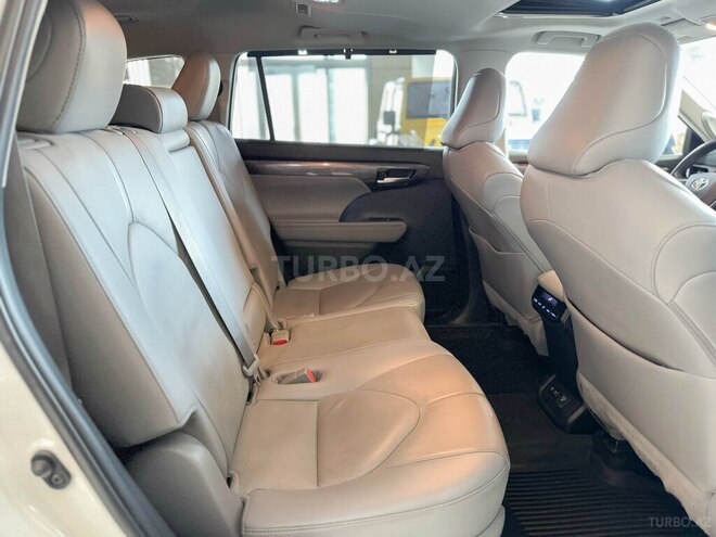 Toyota Highlander 2021, 19,000 km - 2.5 l - Bakı