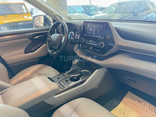 Toyota Highlander 2021, 19,000 km - 2.5 l - Bakı