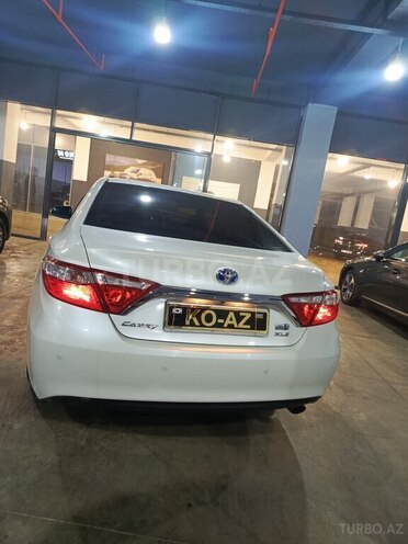 Toyota Camry-5