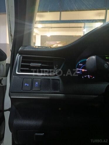 Toyota Camry-9