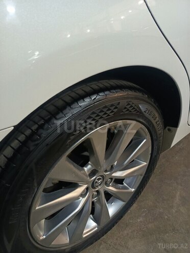 Toyota Camry-14