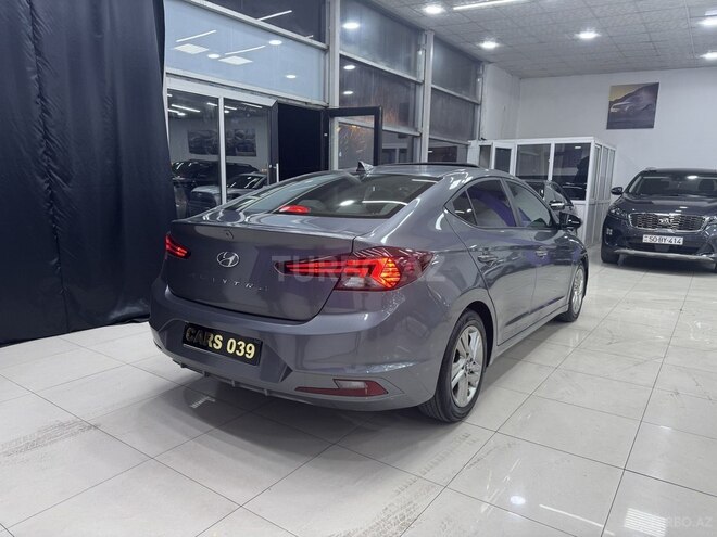 Hyundai Elantra 2018, 110,000 km - 2.0 l - Sumqayıt