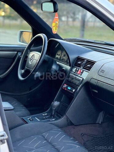 Mercedes C 240 1998, 246,000 km - 2.4 l - Sabirabad