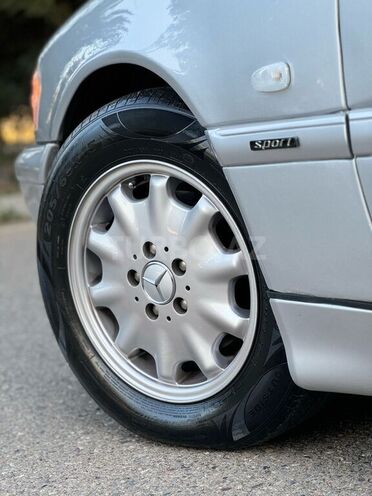 Mercedes C 240 1998, 246,000 km - 2.4 l - Sabirabad