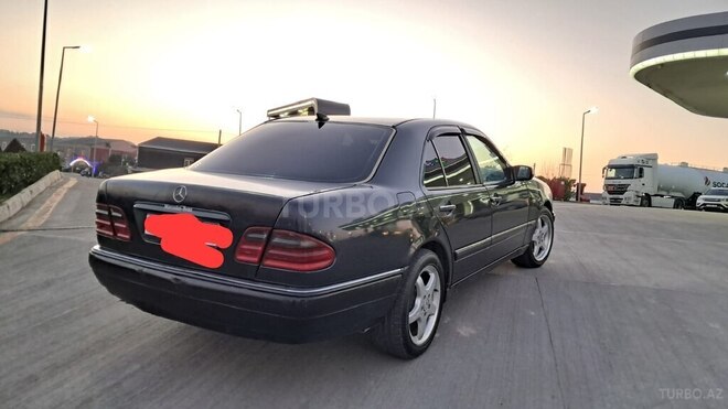 Mercedes E 320 1996, 300,000 km - 3.2 l - Bakı