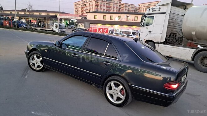 Mercedes E 320 1996, 300,000 km - 3.2 l - Bakı