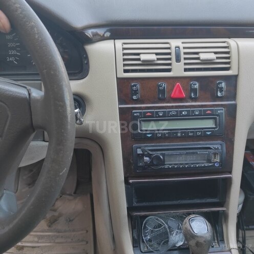 Mercedes E 230 1995, 838,000 km - 2.3 l - Bakı