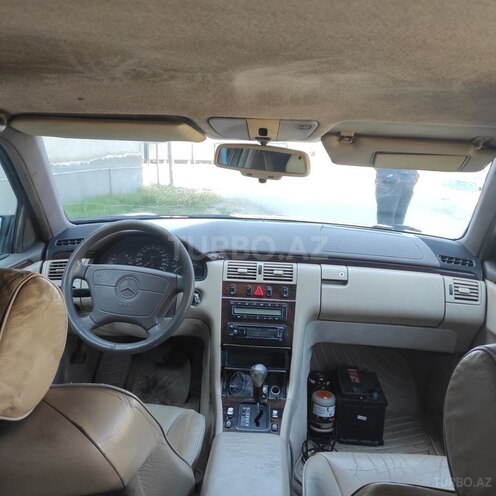 Mercedes E 230 1995, 838,000 km - 2.3 l - Bakı