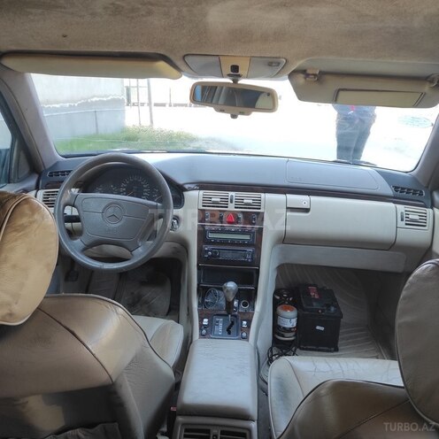 Mercedes E 230 1995, 838,000 km - 2.3 l - Bakı