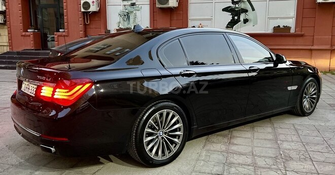 BMW 750 2013, 239,000 km - 4.4 l - Bakı