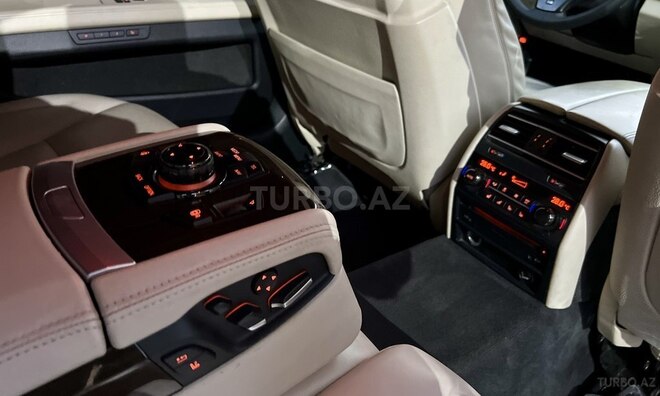 BMW 750 2013, 239,000 km - 4.4 l - Bakı