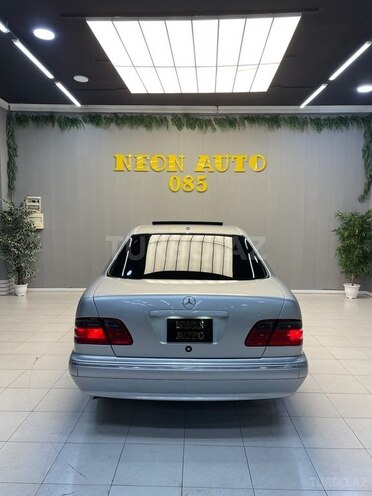 Mercedes E 320 2001, 240,000 km - 3.2 l - Sumqayıt