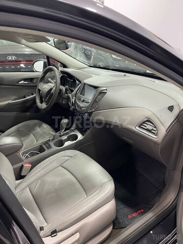 Chevrolet Cruze-9