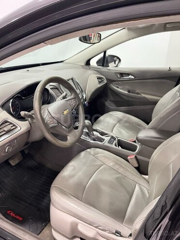Chevrolet Cruze-13