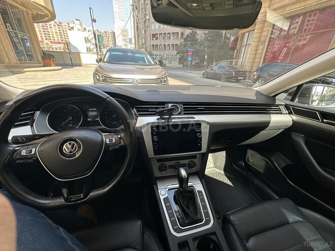 Volkswagen Passat 2018, 92,500 km - 1.8 l - Bakı