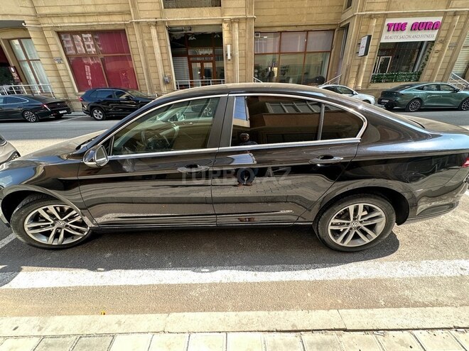 Volkswagen Passat 2018, 92,500 km - 1.8 l - Bakı
