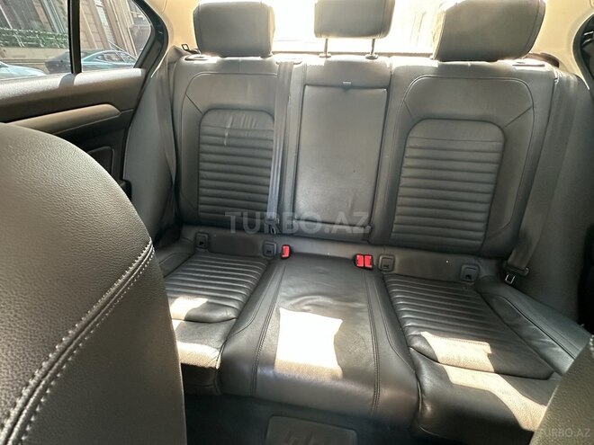 Volkswagen Passat 2018, 92,500 km - 1.8 l - Bakı