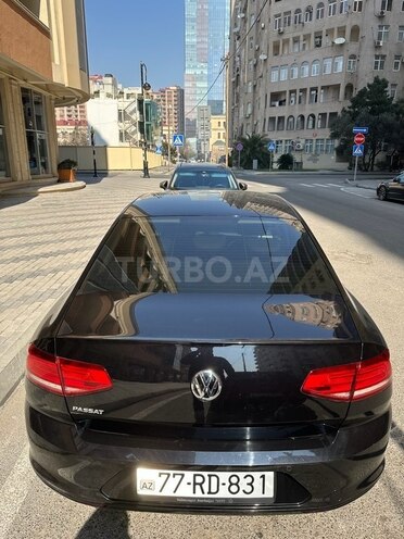 Volkswagen Passat 2018, 92,500 km - 1.8 l - Bakı