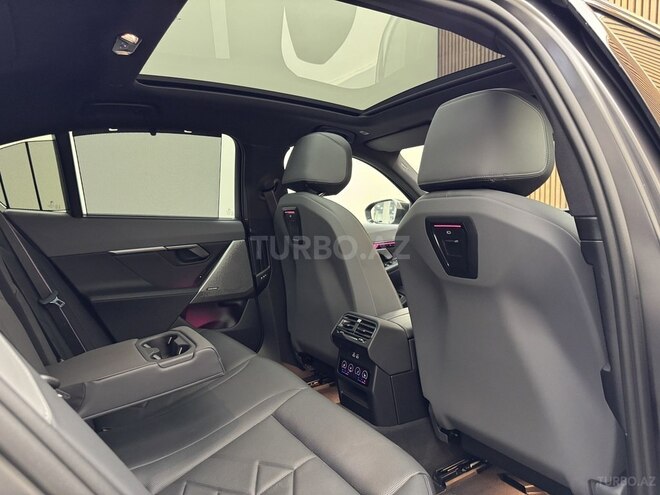 BMW i5 2023, 2,000 km - 0.1 l - Bakı