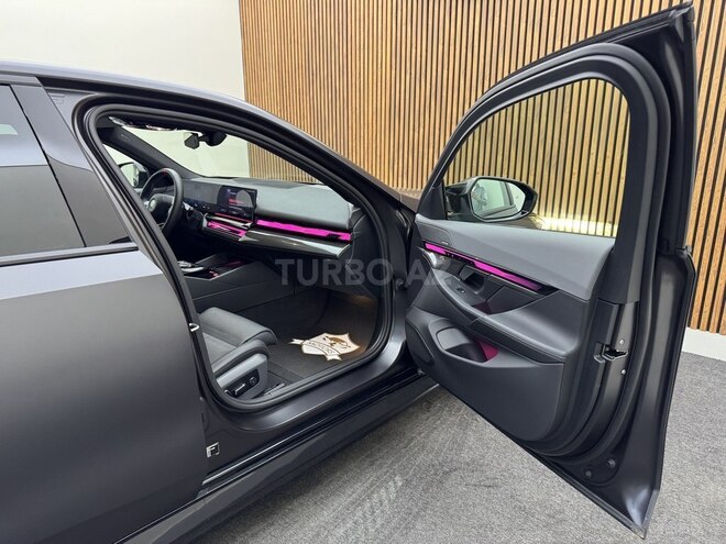 BMW i5 2023, 2,000 km - 0.1 l - Bakı