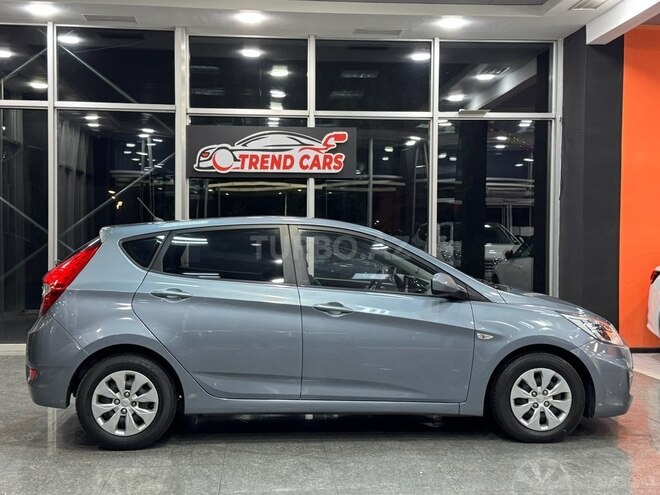 Hyundai Accent-4