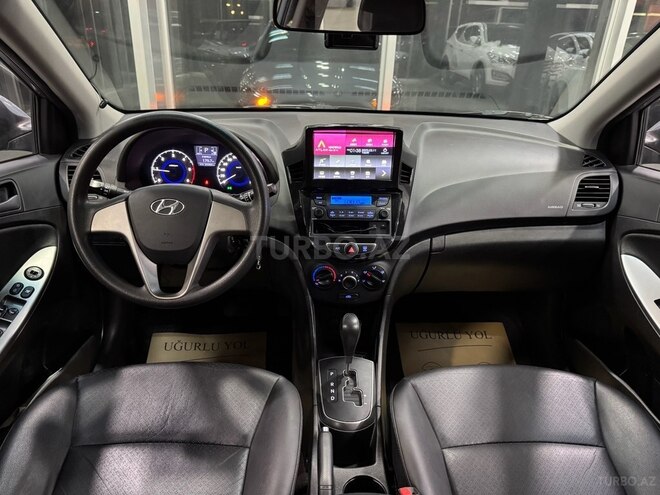 Hyundai Accent-13