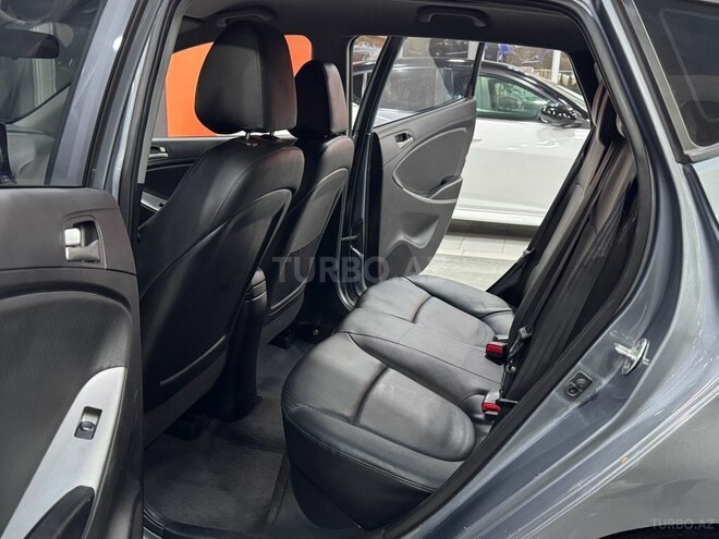 Hyundai Accent-14