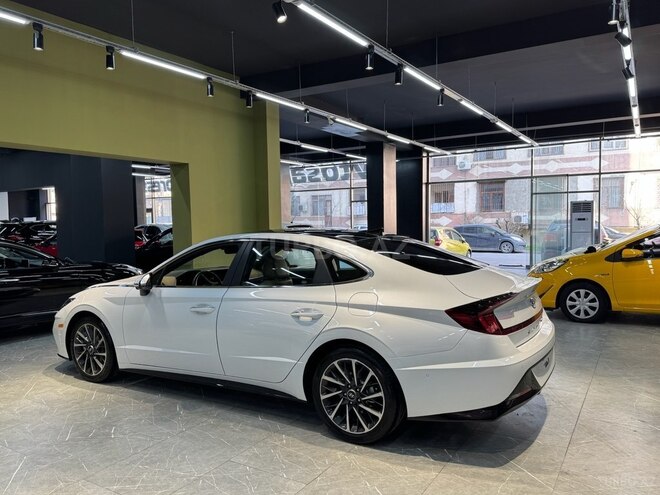 Hyundai Sonata-6