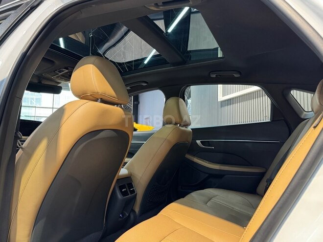Hyundai Sonata-16