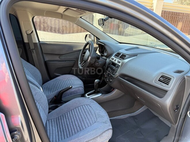 Chevrolet Cobalt-11