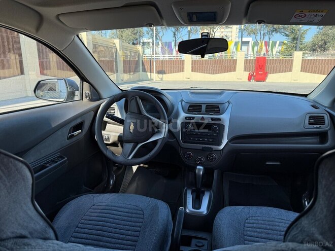 Chevrolet Cobalt-12