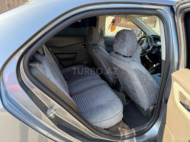 Chevrolet Cobalt-13