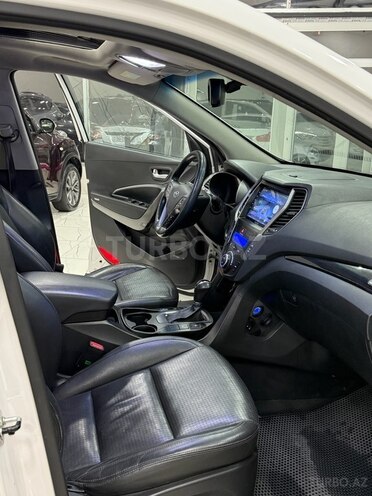 Hyundai Santa Fe-15