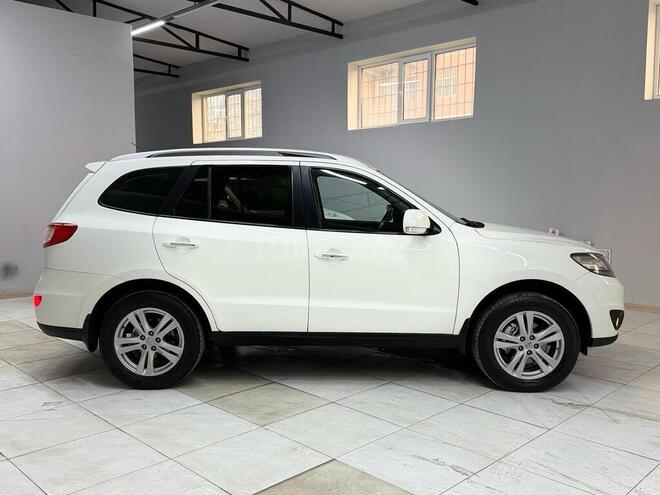 Hyundai Santa Fe-12