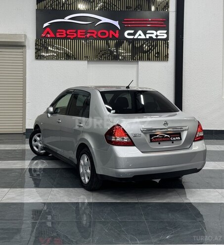 Nissan Tiida-8