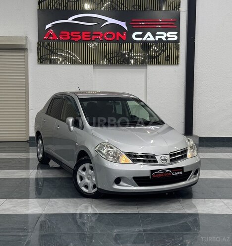 Nissan Tiida-5