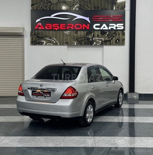 Nissan Tiida-9