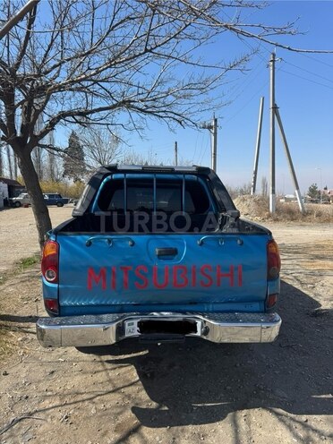 Mitsubishi L200-8